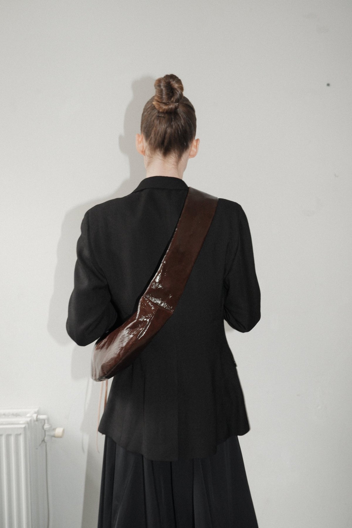 BANANA SMALL - PATENT BROWN