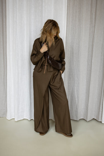BANANA SMALL - PATENT BROWN