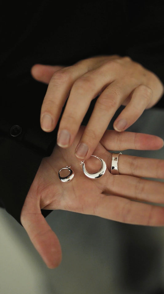 ATLAS HOOP SMALL  - RECYCLED SILVER