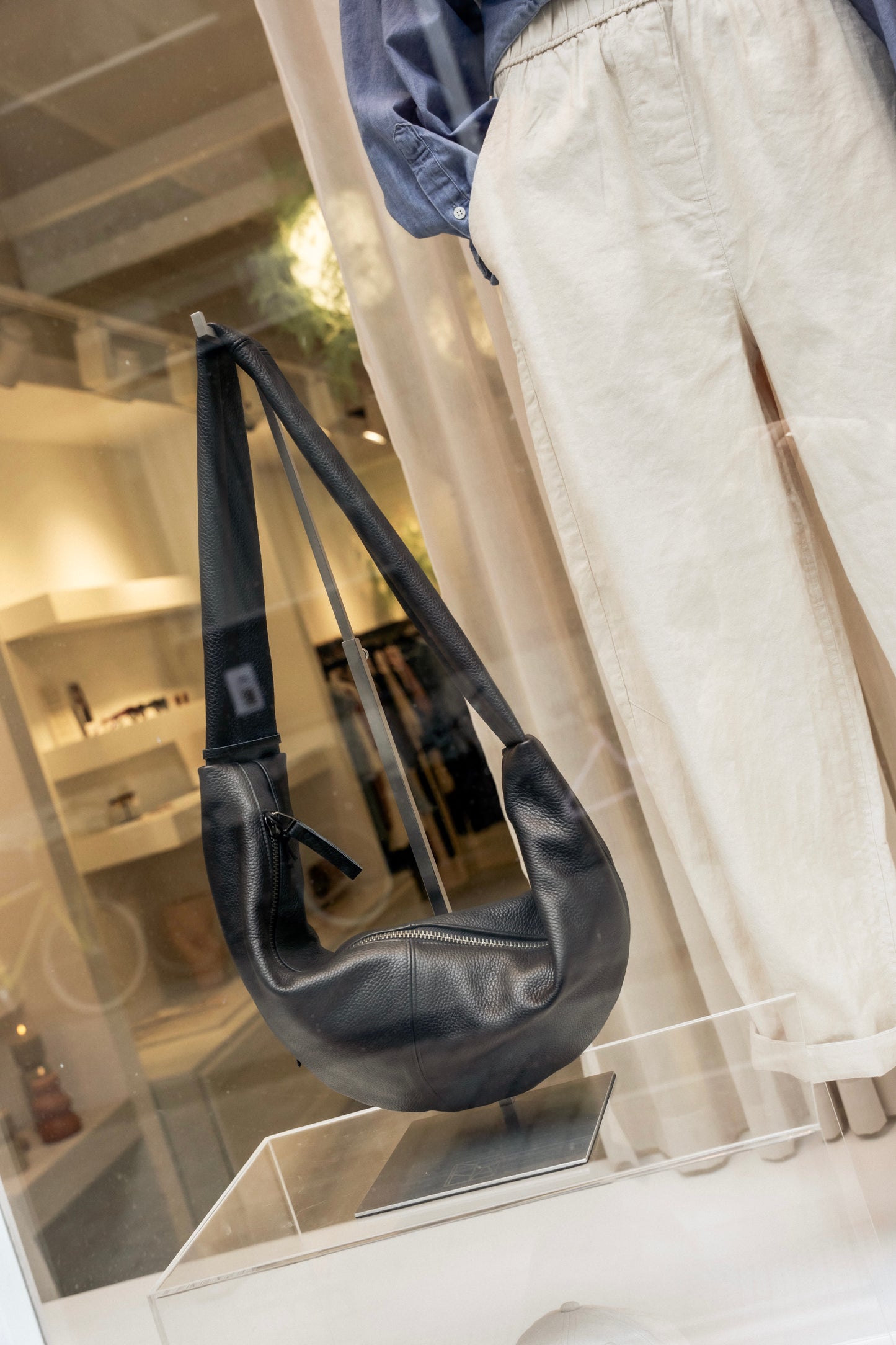 CROSSBODY XL - BLACK LEATHER